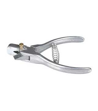 "V" Type Ear Notcher - M - Steve Regan Company